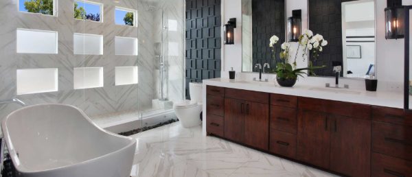 Arctic White Q Surface in Bathroom