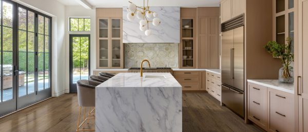 Calacatta Castana Q Surface in Kitchen Island