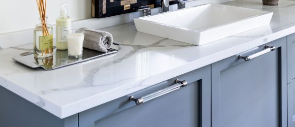 Calacatta Classique Quartz Countertop in Bathroom