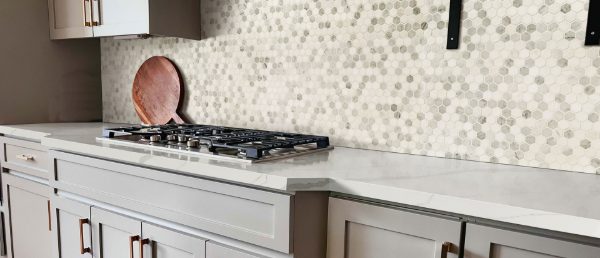 Calacatta Idillio Q Surface in Kitchen