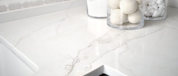 Calacatta Izaro Q Surface Sample