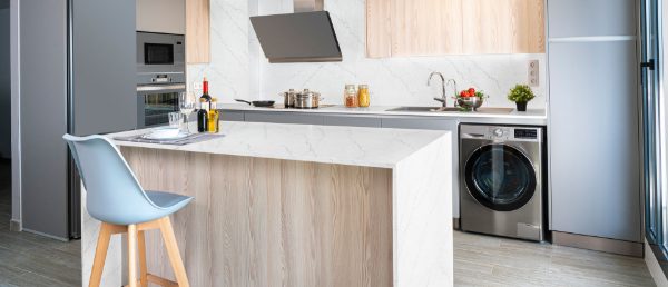 Calacatta Miraggio Cielo Quartz Countertop in Kitchen Island