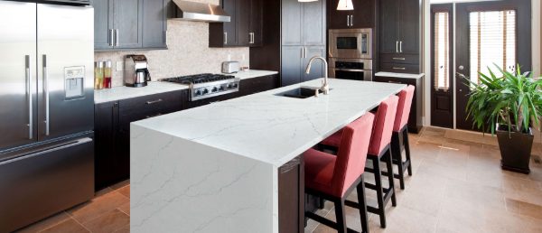 Calacatta Miraggio Cielo Quartz Countertop in Kitchen