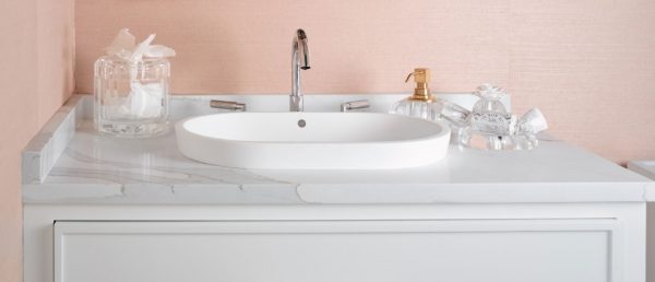 Calacatta Solessio Quartz in Bathroom Counter