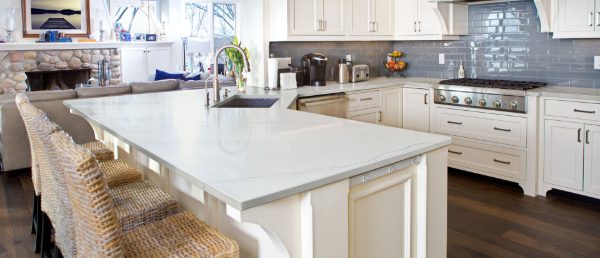 Calacatta Trevi Quartz Countertop in Kitchen Island