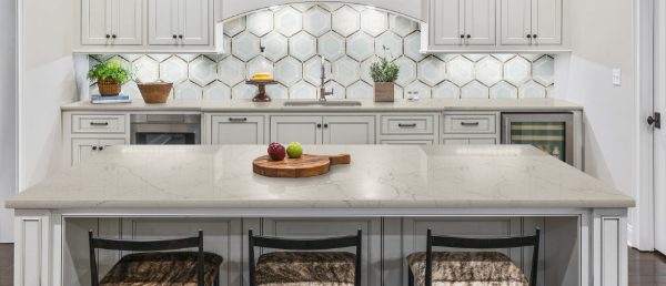 Calacatta Valentin Q Surface in Kitchen