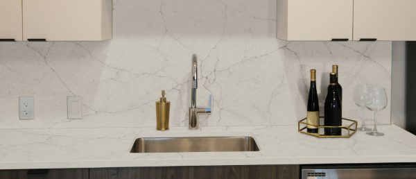 Calacatta Valentin Q Surface in Kitchen
